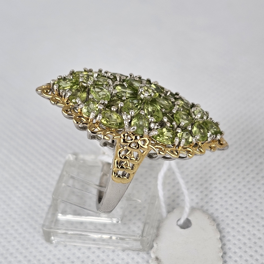 Genuine Peridot Cluster Ring in Platinum over Sterling Silver Size 7! NWT - Picture 3 of 7